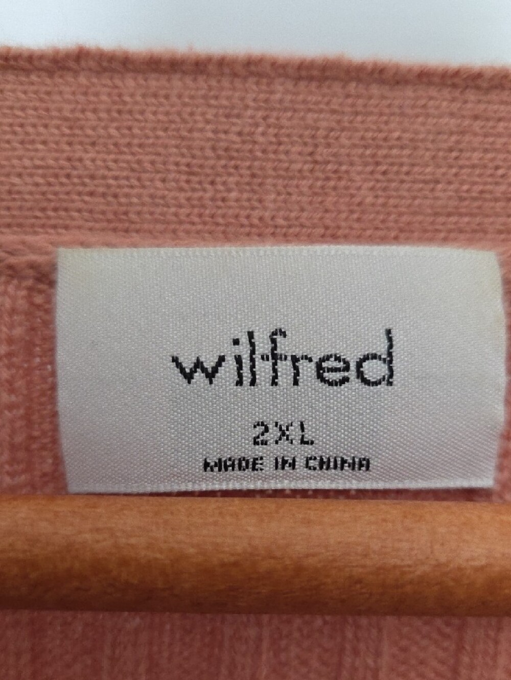 Wilfred Ribbed Cropped V-Neck Cardigan Sweater - Rosie Peach - Picture 2 of 5